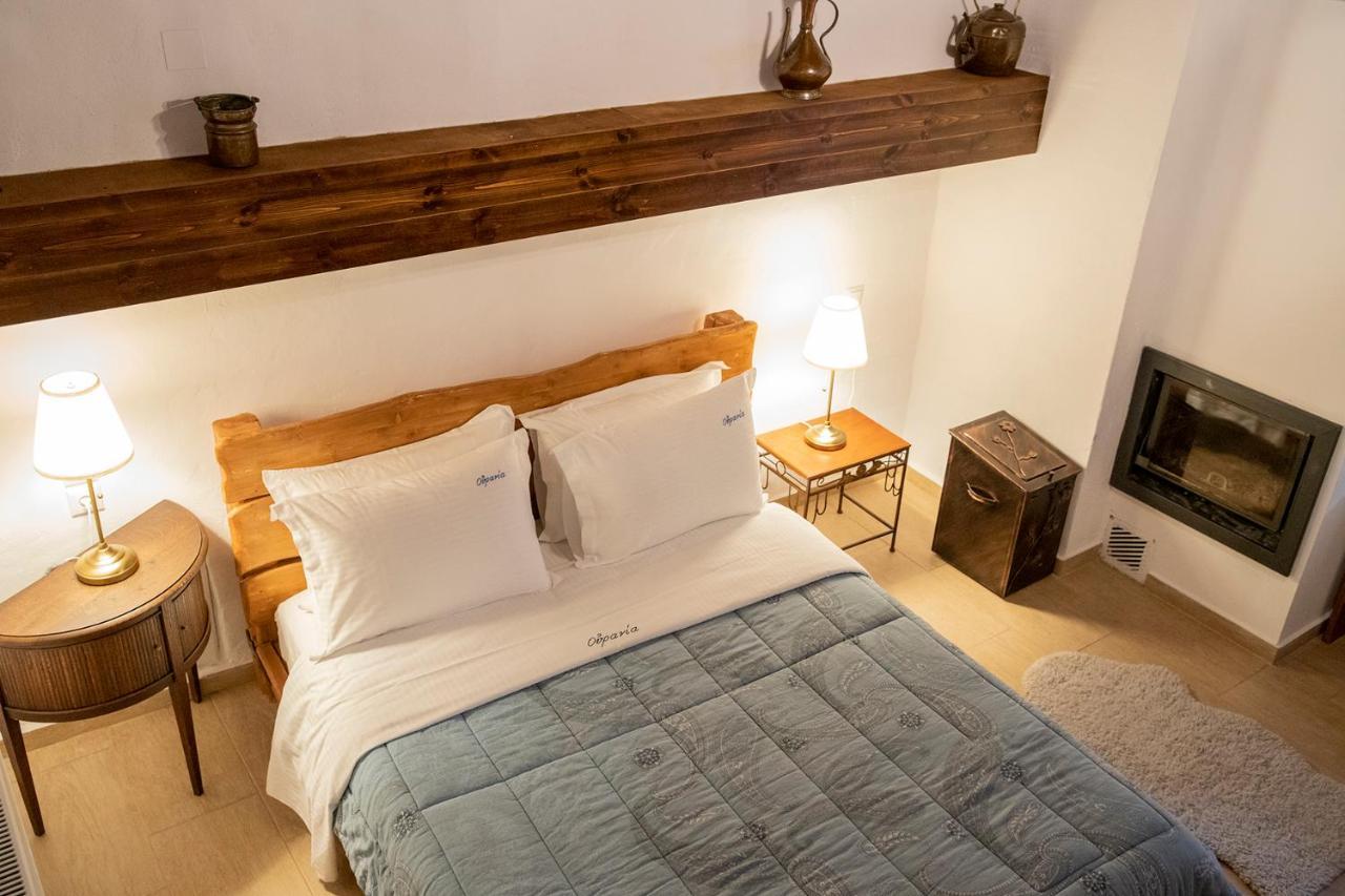 Guesthouse Ourania 팔라이오스 판텔레이몬 외부 사진