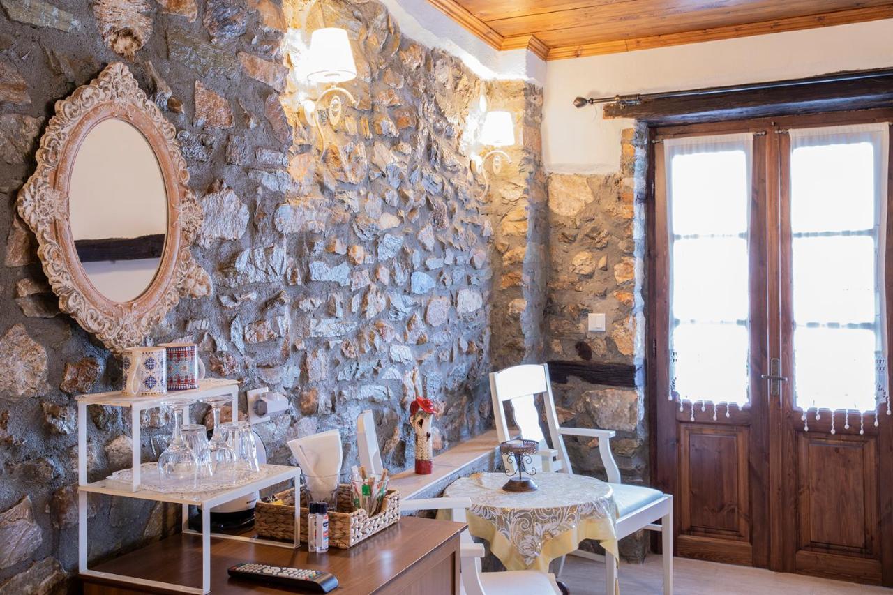 Guesthouse Ourania 팔라이오스 판텔레이몬 외부 사진