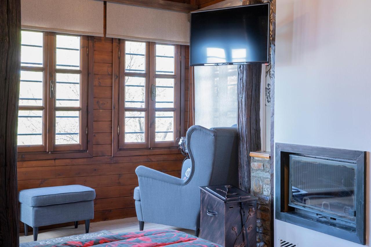 Guesthouse Ourania 팔라이오스 판텔레이몬 외부 사진
