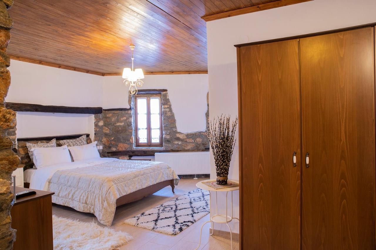 Guesthouse Ourania 팔라이오스 판텔레이몬 외부 사진