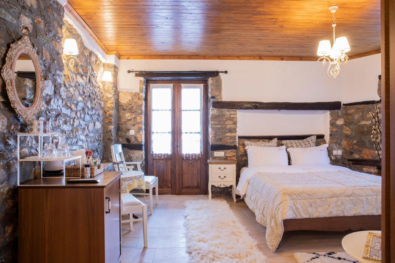 Guesthouse Ourania 팔라이오스 판텔레이몬 외부 사진