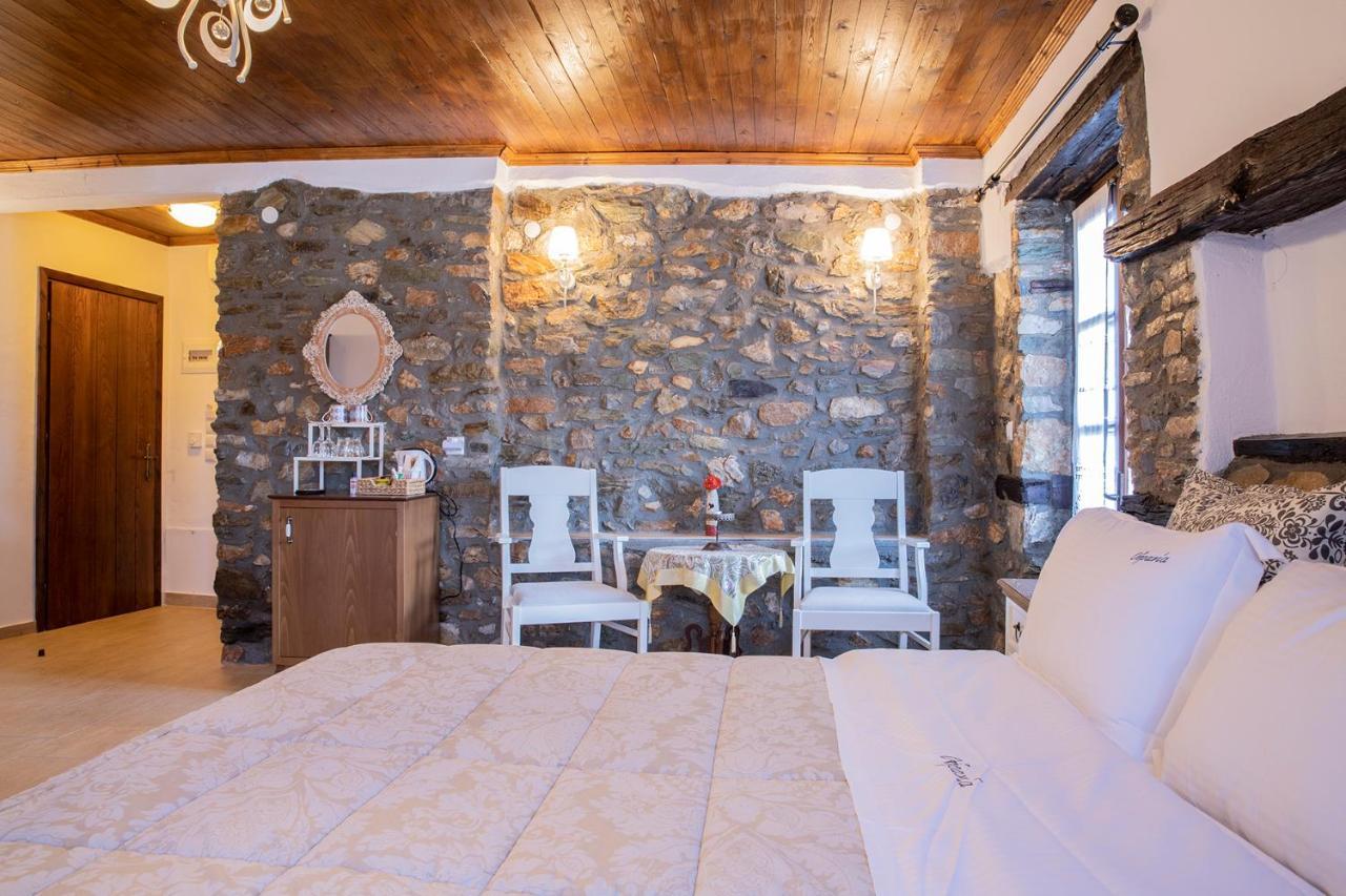 Guesthouse Ourania 팔라이오스 판텔레이몬 외부 사진